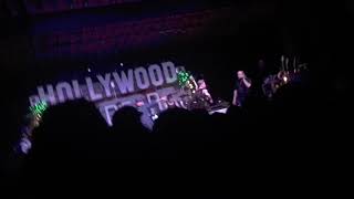 Hollywood Undead live - Riot w/ lyrics