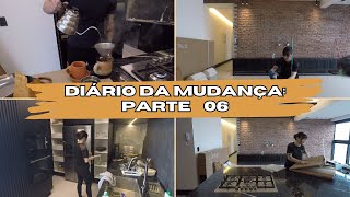 Esvaziei o armário da cozinha. Fizemos nosso primeiro café e drink após a limpeza #couplevlog