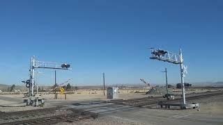 Fast EB Union Pacific Autoracks/Intermodal Train On Hinkley Rd In Hodge Ca! #kingrailfannerlewood