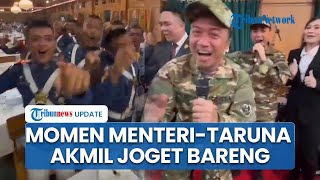 Momen Menteri Kabinet & Taruna Akmil Joget Bareng, Prabowo Tak Masalah Kehujanan saat Parade Senja