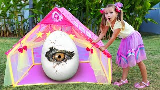 Sofia build Playhouse for kids, funny story about friends