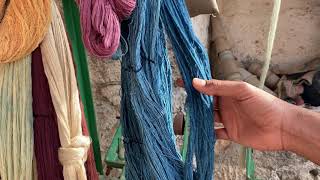 Project LooM: Gujarat Edition: Bhujodi weaver explains natural dyed yarn