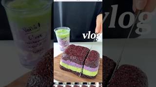 Who knows the triple taste of matcha, purple rice, taro, cheese brick? #cake #weekendfood #viral