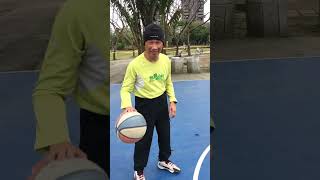 大家一起來大安森林公園籃球場打球🏀吧，👀看這位籃球🏀高手👋的厲害👍阿。