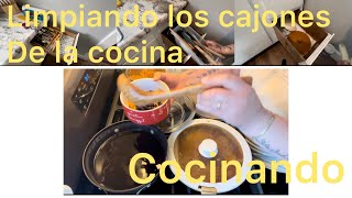 Limpiando los cajones de la cocina/cocinemos