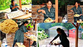 അരിപൊടി വെച്ച് വളരെ എളുപ്പത്തിൽ  ഉണ്ടാക്കാം ഈ മുറുക്ക് ,,നല്ല മഴയത്തു ഒരു മുറുക്ക് നിർമാണം 😋MURUKKU