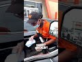 fast food worker pours out a man’s drink 😳