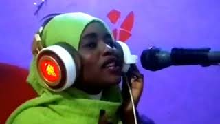 shaharariyar_mawakiya_akasar_sudan_yadda_take_raira_waka_hamisu_breker_