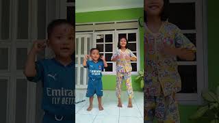 pegang kepala,pegang kaki,pegang perut,pegang telinga#shorts #shortsvideo #subscribe #youtubeshorts