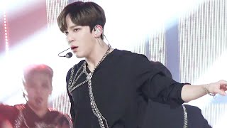 (ATEEZ) yunho is truly a stunning performer