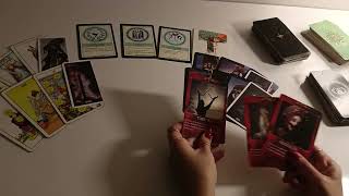 ÜÇÜNCÜ KİŞİYLE NE YAŞIYOR? SENLE İLGİLİ HANGİ KARARI ALDI? #tarot #aklımdakişi