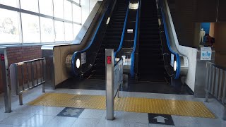 浦佐駅からエスカレータ― x4 JR上越新幹線長岡駅へ