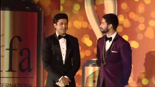 Watch Kareena Kapoor praise Shahid Kapoor at IIFA Awards 2014