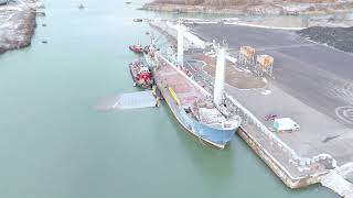 Incredible Heavy Lift with Floating Crane \u0026 Tugboats | Welland Canal Part 1