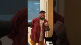 Teddy Swims Covers "Use Somebody" #shorts