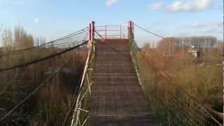 Dadiland - Vanboven op loopbrug