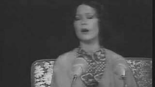 Parisa Persian premier vocalist singing Chahargah in Shiraz