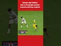 momen duel dengan nathan tjoe a on pemain australia akhirnya terjatuh bola shorts