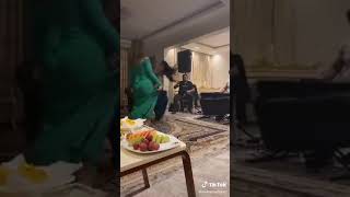رقص حفلات بنات المنصورسكرانات - video klip mp4 mp3