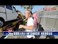 碰！路口左轉與機車高速衝撞 廂型車90度側翻－民視新聞