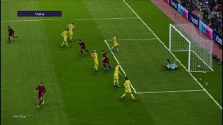 eFootball PES 2021 LITE_ Hoping to clip this before my opponent cut it XD