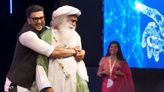 Ranveer Singh and Sadhguru Dance on Popular Demand at IIM Bangalore Leadership Summit 2018