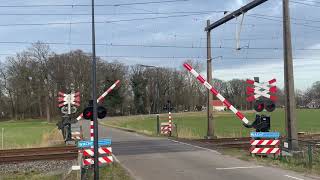 Spoorwegovergang Zenderen // Dutch railroad crossing