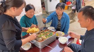 地里花生忙完了，买条鱼做家庭烤鱼，鲜嫩入味吃着真解馋