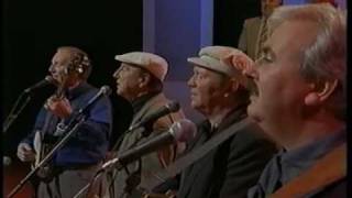 Clancy Brothers & Robbie O'Connell Lifelines 8 - Last words, family sings Go Lassie