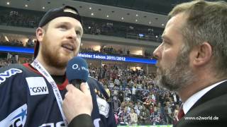 Florian Busch und Jimmy Sharrow direkt nach dem Titelgewinn