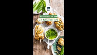 Snack-Attack: Mini-Hefezöpfe am Stiel mit Bärlauchpesto #fingerfood #shorts