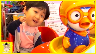 Indoor Playground Fun for Kids Finger Family Song Play Slide Pororo Cafe | MariAndKids Toys