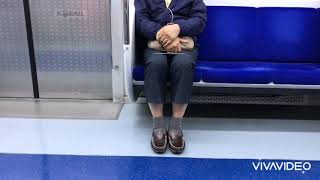 지하철 매너남 끝판왕 ! 전철 민폐 쩍벌남 필감 영상 ! The best Mannered Korea Subway Man in the World !