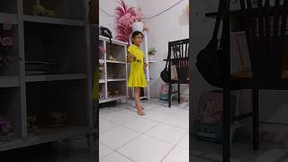 latihan Fashion show untuk acara di sekolah kakak sheza