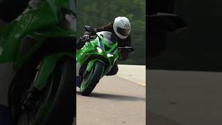 kawasaki zx-6r 40th anniversary colour.   한국에 딱 40대 들어온 zx6r 40주년 기념 컬러.