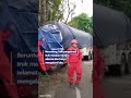 Hilang Kendali, Minibus Tabrak Truk Tangki LPG di Cilacap