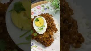 Lentil curry and boiled eggs with Spekko Basmati Rice