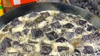 តៅហ៊ូស្អុយបំពងបែបចិន || Stinky Tofu with Hot Sauce in Phnom Penh Cambodia