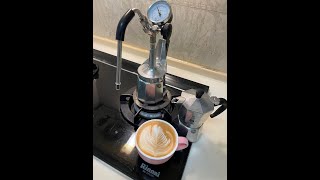 如何用摩卡壺做一杯拿鐵How I made latte with a moka pot/stove top at home brew valve/ handmad milk steamer