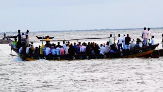 ডাকাতিয়া নদীর তীরে পুরান বাজার ঘাটে ভিড়ছে প্রচুর যাত্রীবোঝাই ট্রলার |Overcrowded paswngers trawers