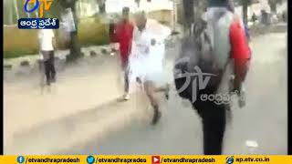 Minister GT Deve Gowda Falls While Running At Mysore Dasara Marathon