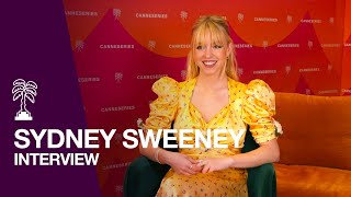 Interview de SYDNEY SWEENEY, le Madame Figaro Rising Star Award de CANNESERIES SAISON 5