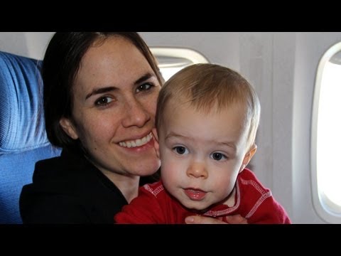 10 Tips for Flying With a Toddler 10 Tips for Flying With a Toddler