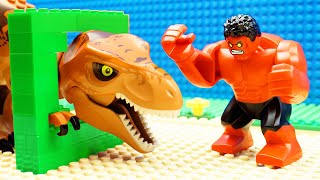 Baby Hulk vs Dino Prison Break - Lego Fail