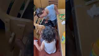 【禁断の遊びをする2歳4ヶ月の双子】この後ガッツリ怒られました【双子育児】2 years and 4 months old twins playing forbidden play