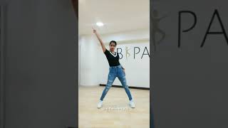 Dance Tutorial series - Step by Step Dance on GHUNGROO Song | Hrithik Roshan