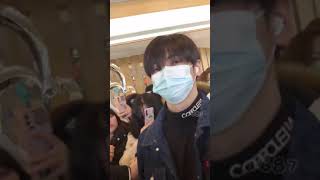 【R1SE】焉栩嘉YanXuJia｜210207 上班 To work 飯拍Fan shot