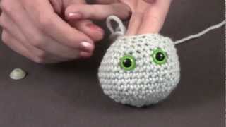 How to Install Safety Eyes on your Knitted Crafts