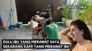 DULU IBU YANG MERAWAT SAYA, SEKARANG KAMI YANG MERAWAT IBU