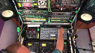 Wildb0y - Intro \u0026 Unveiling - Elektron Access Roland Strymon Live Hardware Performance Techno EDM